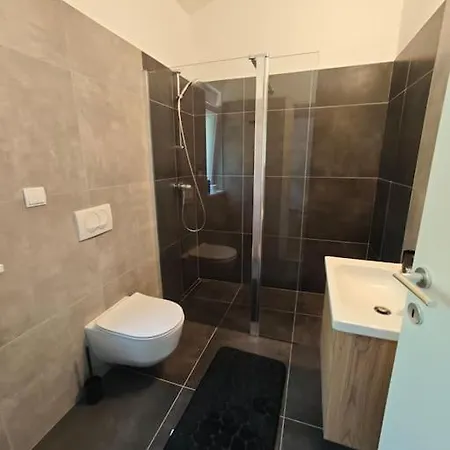 Aduros Bayview Apartment