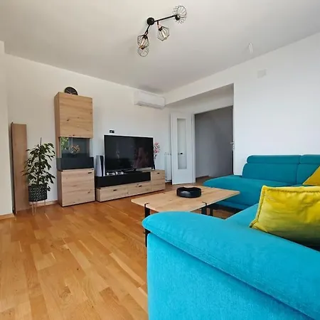 Apartment Aduros Bayview *