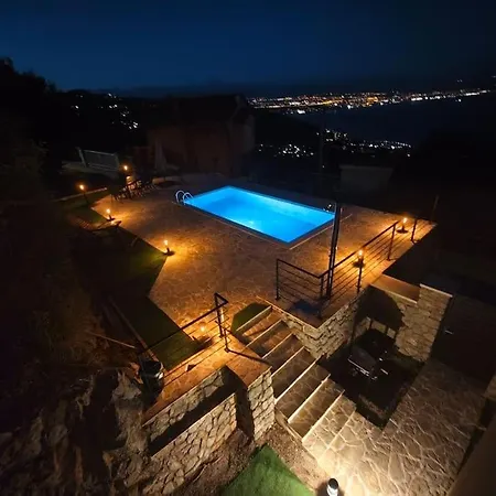 Aduros Bayview Apartment