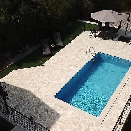 Aduros Bayview * Dobrec